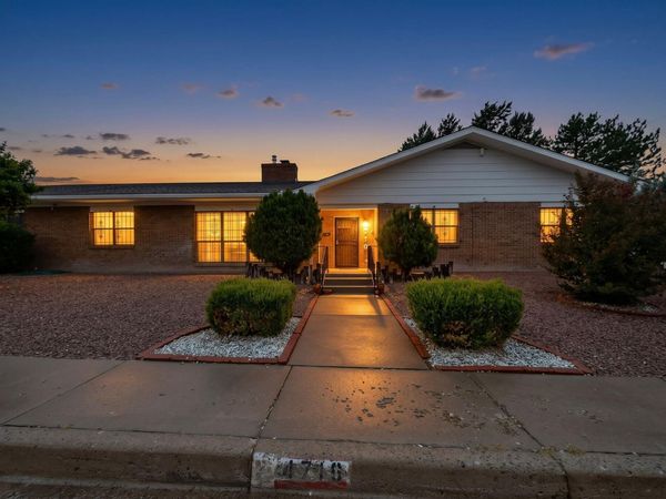 4716 Mountain Road NE, Albuquerque, NM 87110