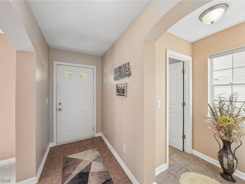 7680 Woodpath Drive, Hudson, OH 44236 Photo 5