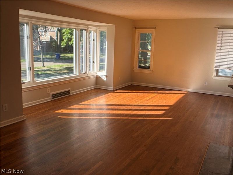 2327 Loyola Road, University Heights, OH 44118 Photo 2
