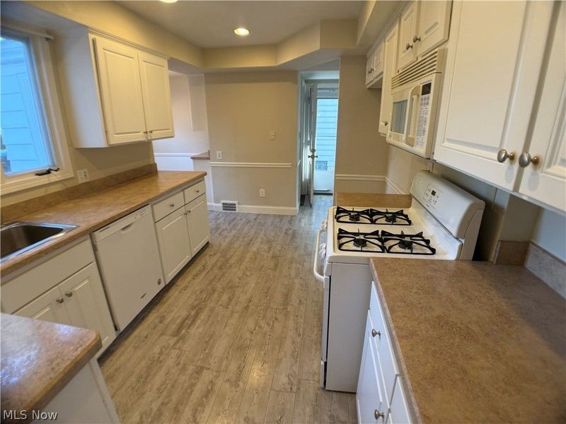2327 Loyola Road, University Heights, OH 44118 Photo 6