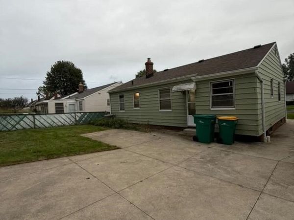 15317 Steinway Boulevard , Maple Heights, OH 44137