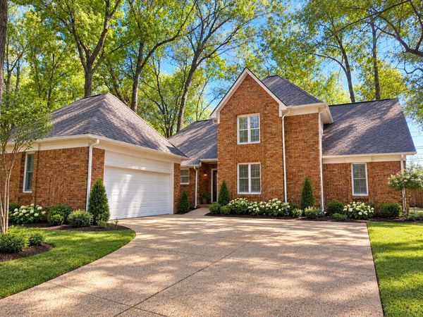 880 FAIR OAKS DR, Collierville, TN 38017