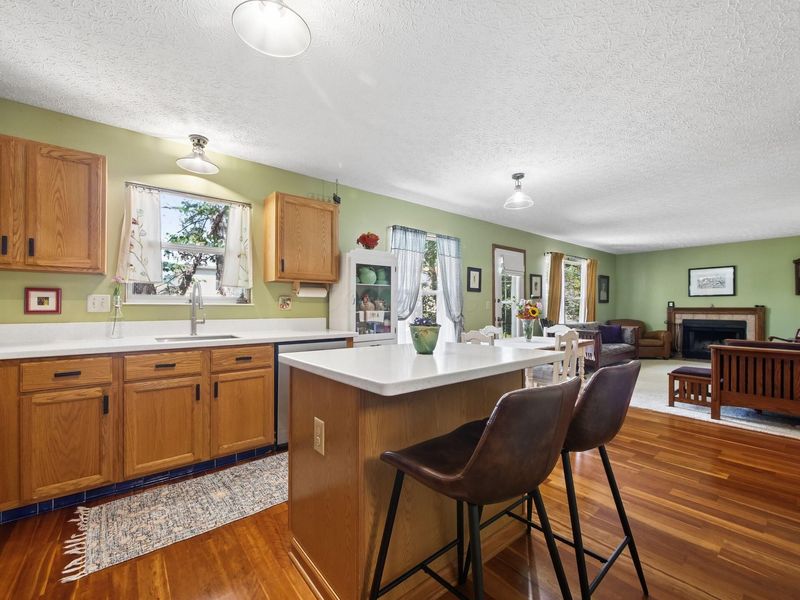 6126 Carmell Drive, Columbus, OH 43228 Photo 8