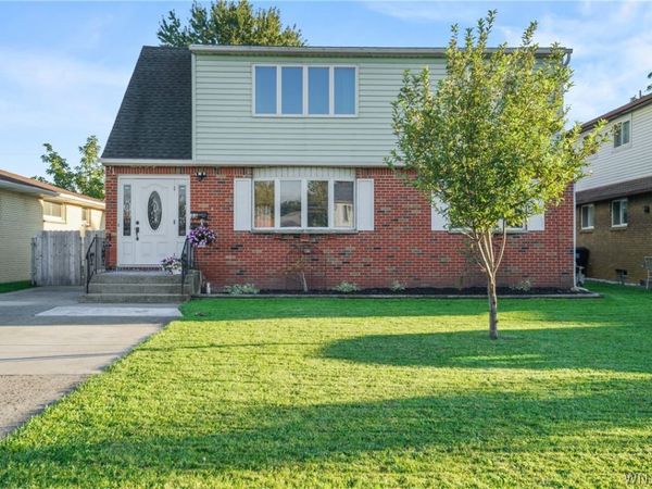 33 Pacific Avenue , Buffalo, NY 14218