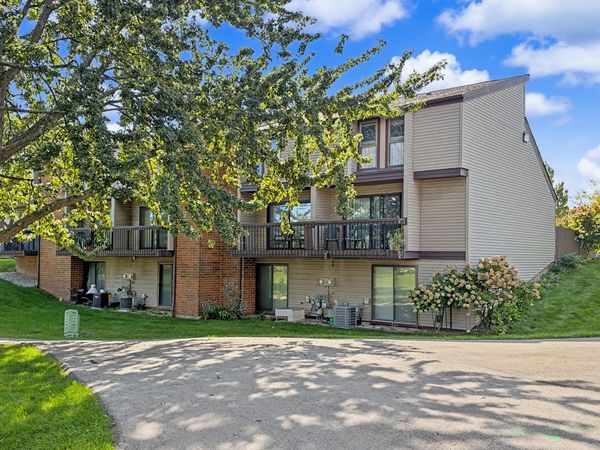 5209 S 13th St, Unit M, Milwaukee, WI 53221
