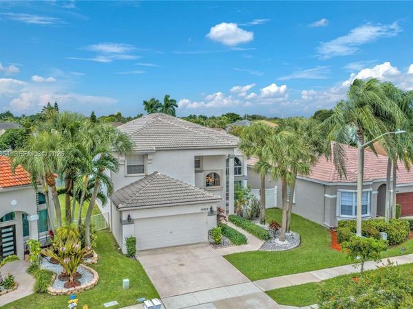 15922 NW 14th Pl , Pembroke Pines, FL 33028