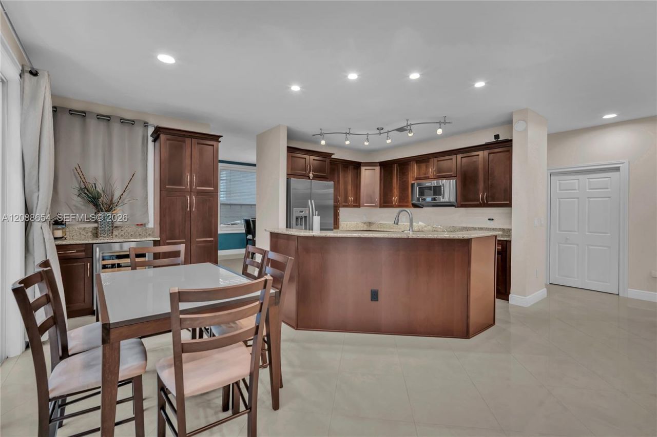 15922 NW 14th Pl, Pembroke Pines, FL 33028 Photo