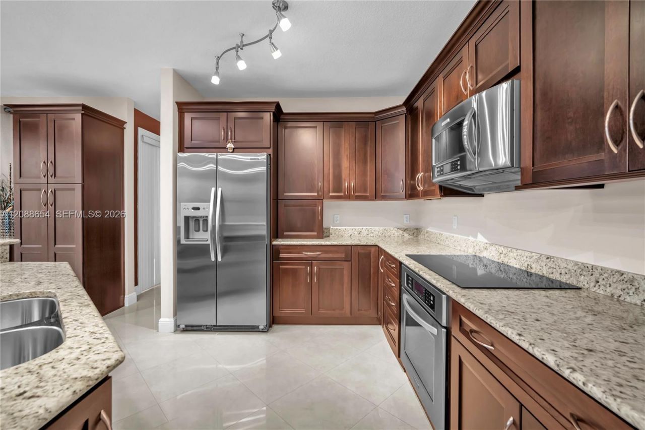 15922 NW 14th Pl, Pembroke Pines, FL 33028 Photo