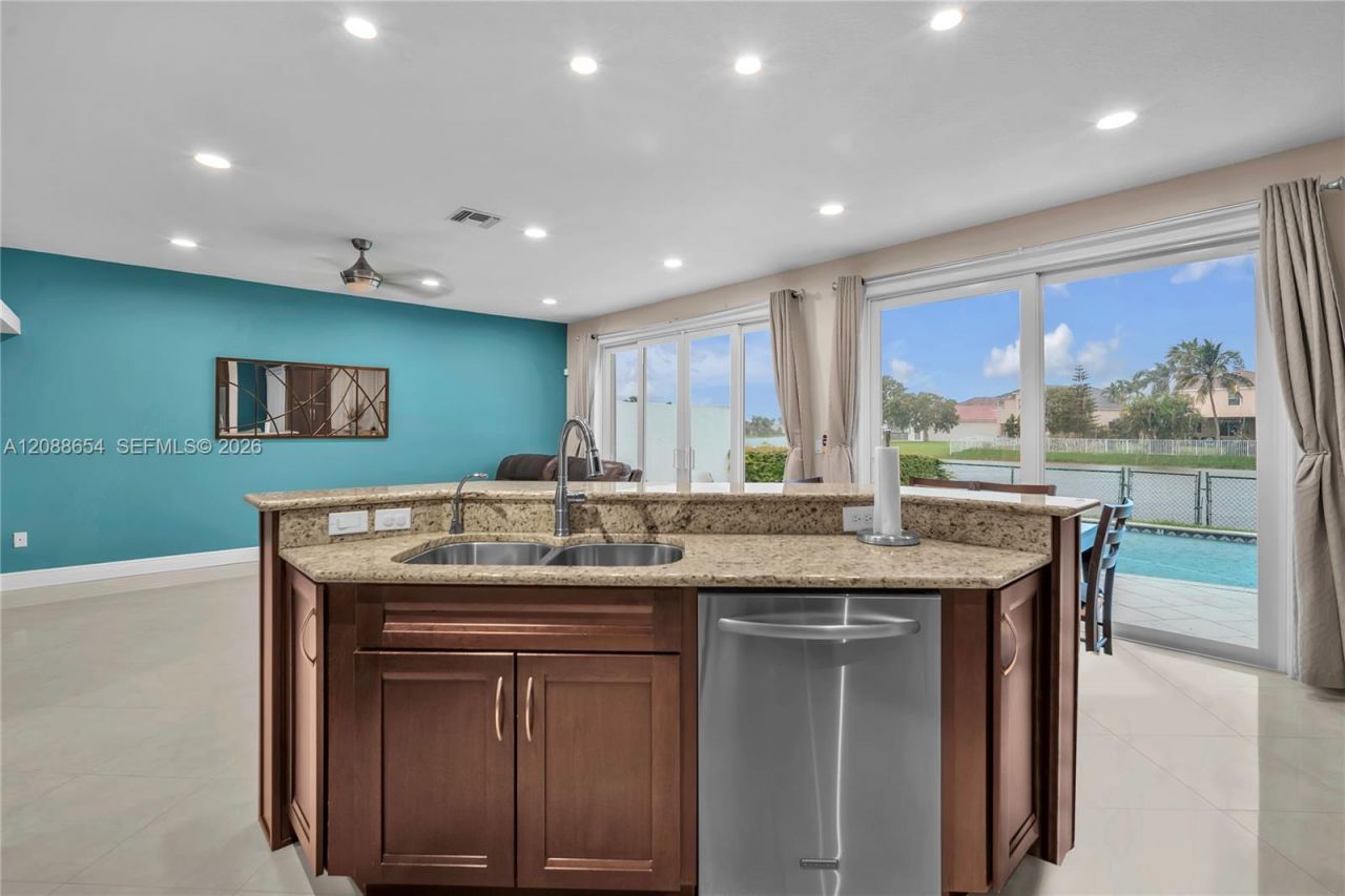 15922 NW 14th Pl, Pembroke Pines, FL 33028 Photo
