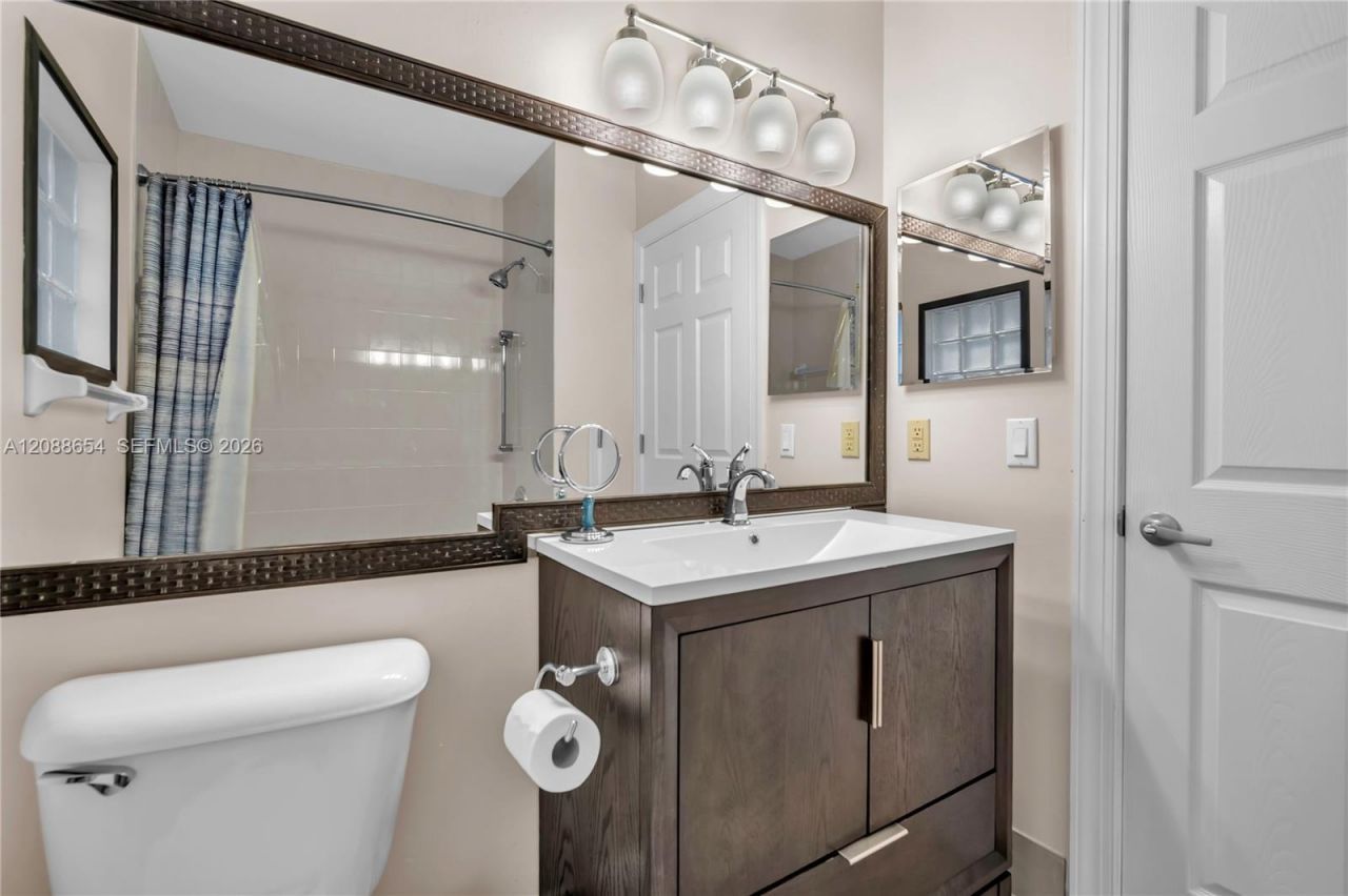 15922 NW 14th Pl, Pembroke Pines, FL 33028 Photo