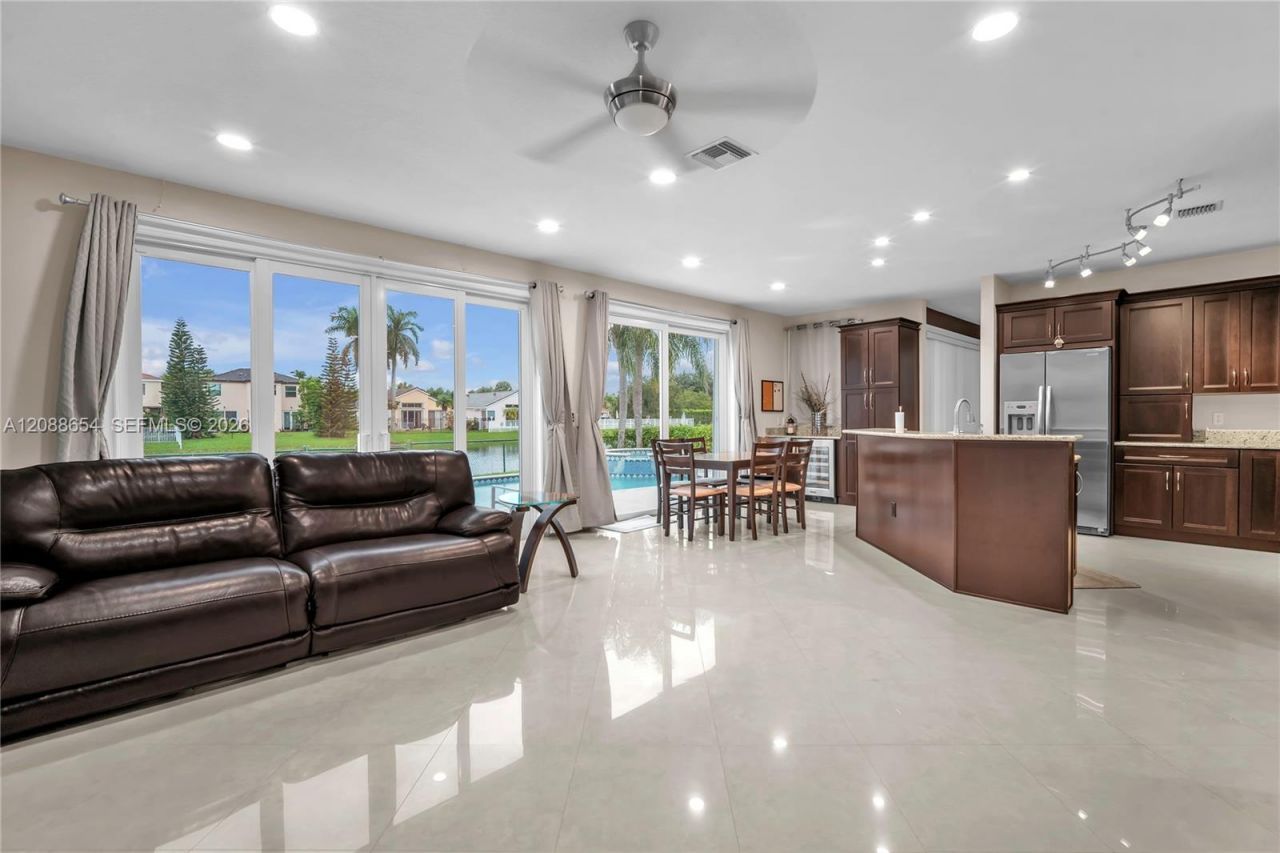 15922 NW 14th Pl, Pembroke Pines, FL 33028 Photo