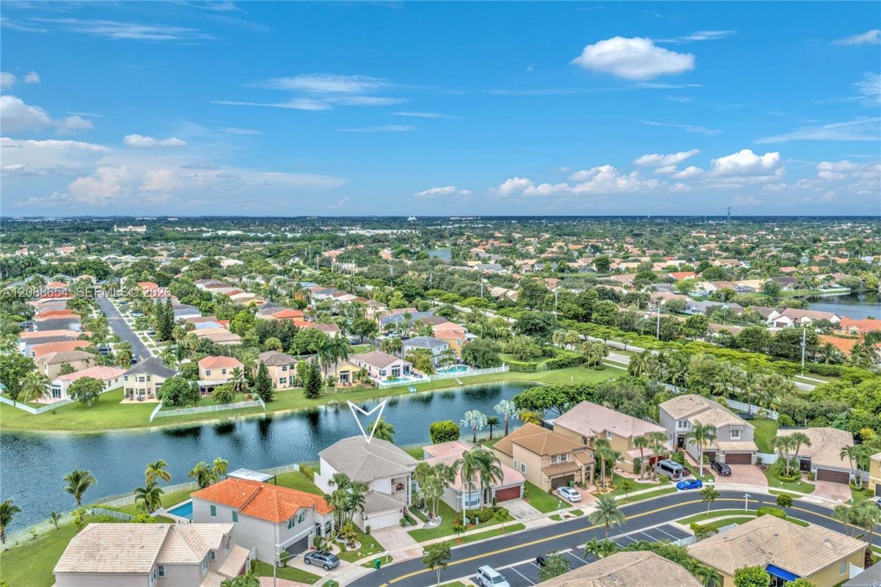 15922 NW 14th Pl, Pembroke Pines, FL 33028 Photo