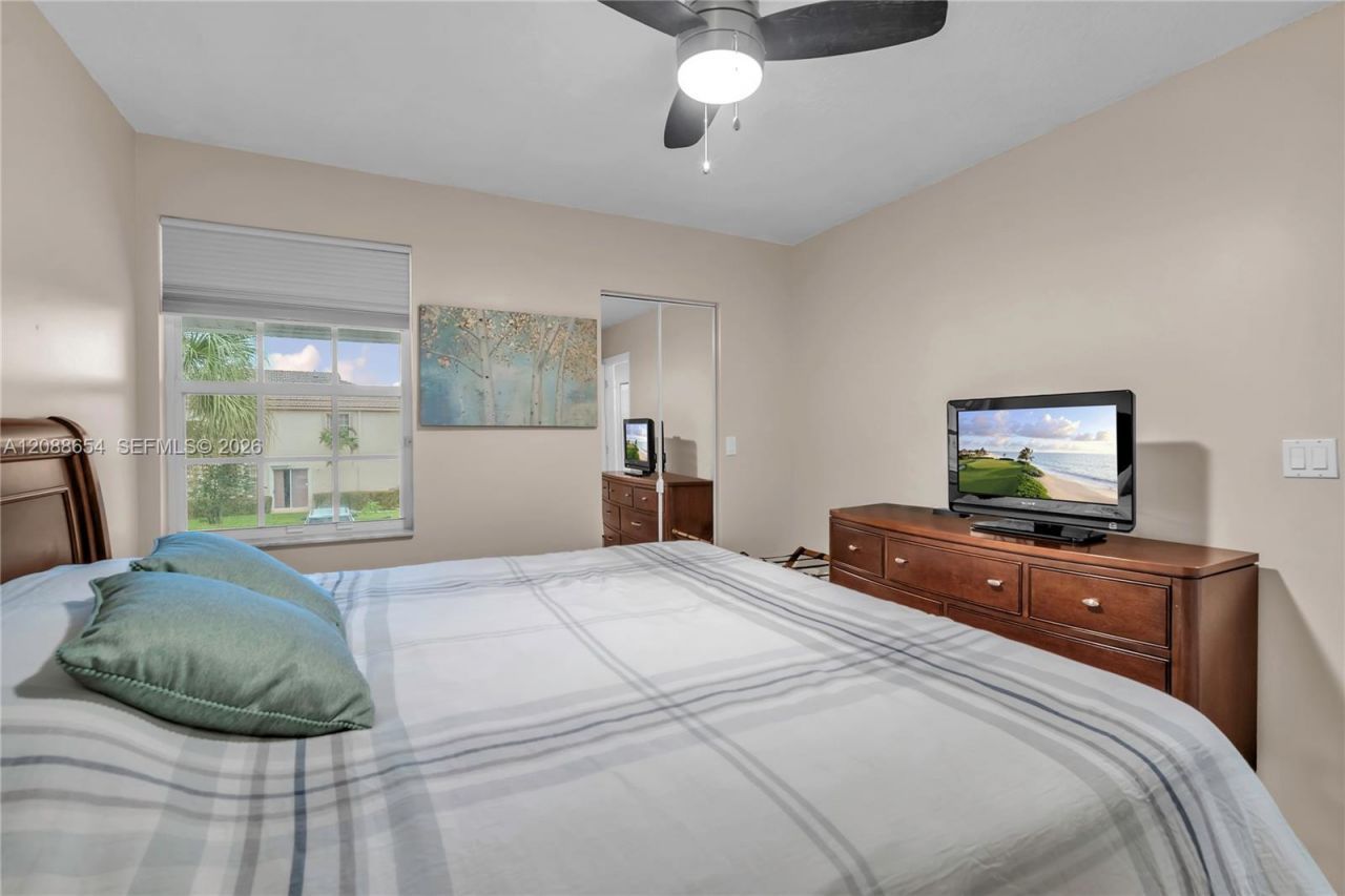 15922 NW 14th Pl, Pembroke Pines, FL 33028 Photo