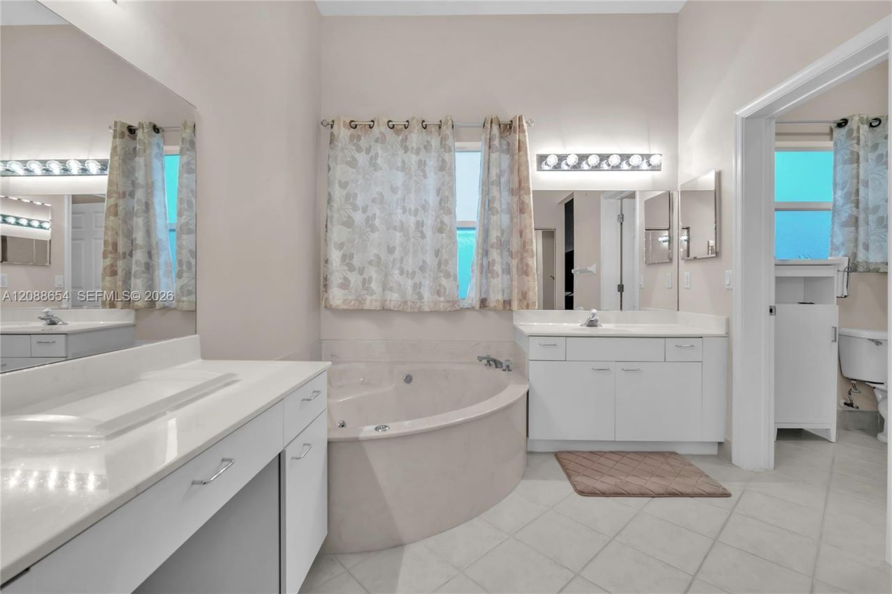 15922 NW 14th Pl, Pembroke Pines, FL 33028 Photo
