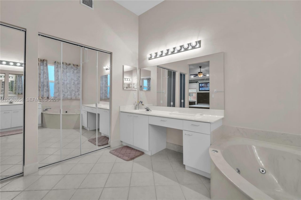 15922 NW 14th Pl, Pembroke Pines, FL 33028 Photo