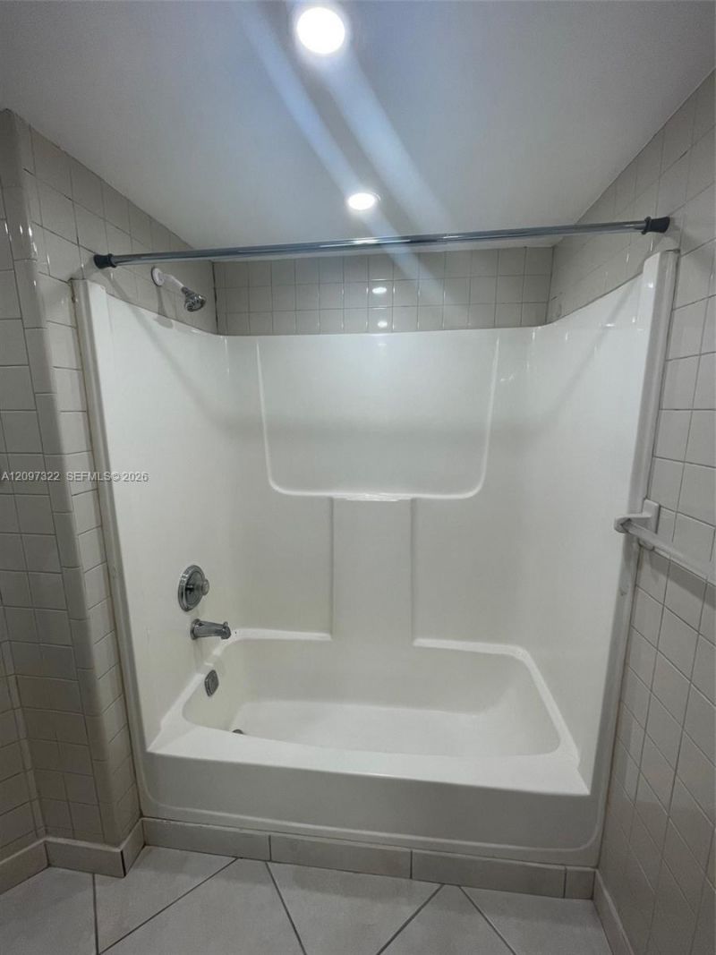 9421 Fontainebleau Blvd , Unit 208-35, Miami, FL 33172 Photo