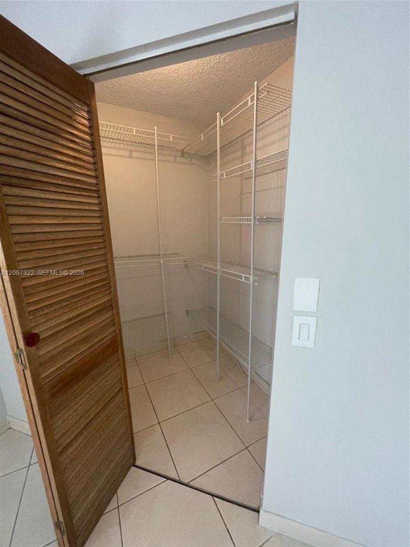 9421 Fontainebleau Blvd , Unit 208-35, Miami, FL 33172 Photo