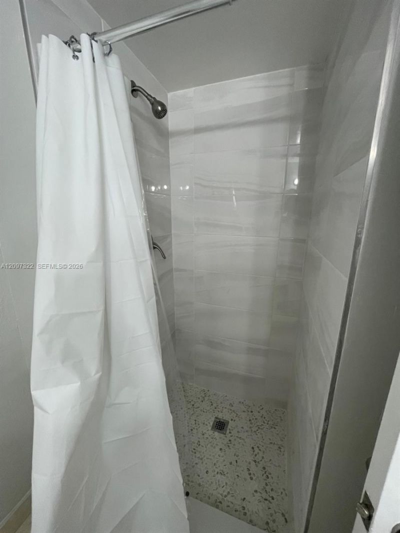 9421 Fontainebleau Blvd , Unit 208-35, Miami, FL 33172 Photo