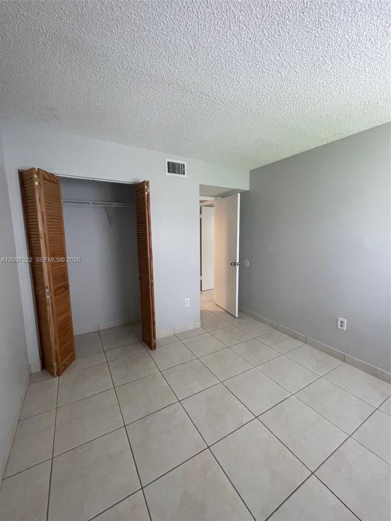 9421 Fontainebleau Blvd , Unit 208-35, Miami, FL 33172 Photo