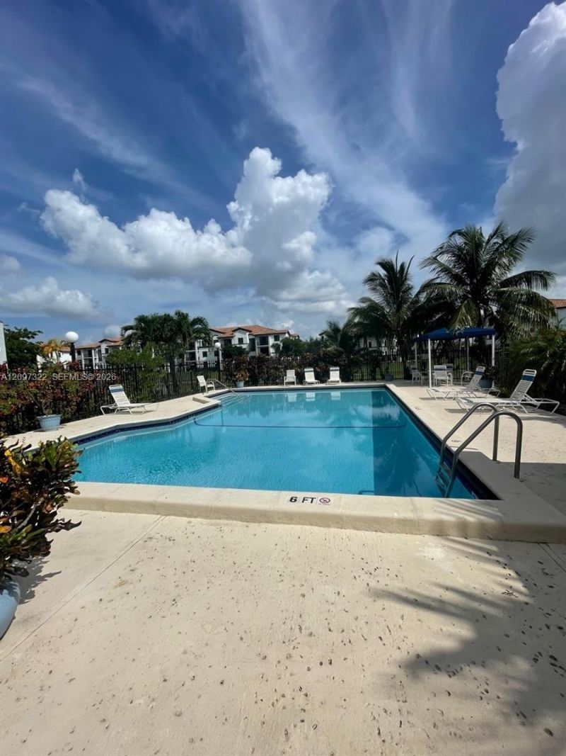 9421 Fontainebleau Blvd , Unit 208-35, Miami, FL 33172 Photo