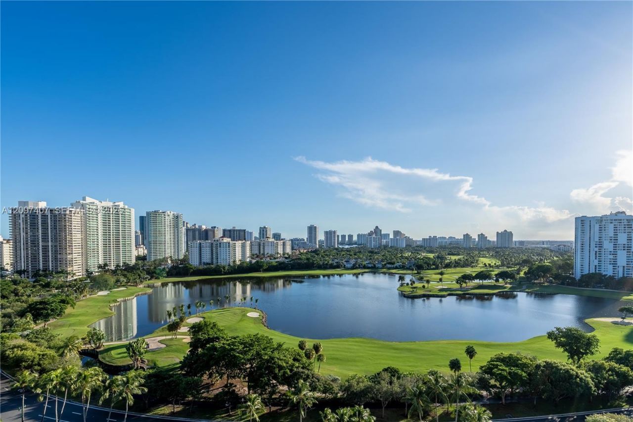 3675 N Country Club Dr , Unit 1906, Aventura, FL 33180 Photo