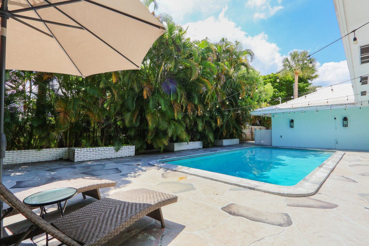 222 33rd Street, West Palm Beach, FL 33407 Photo