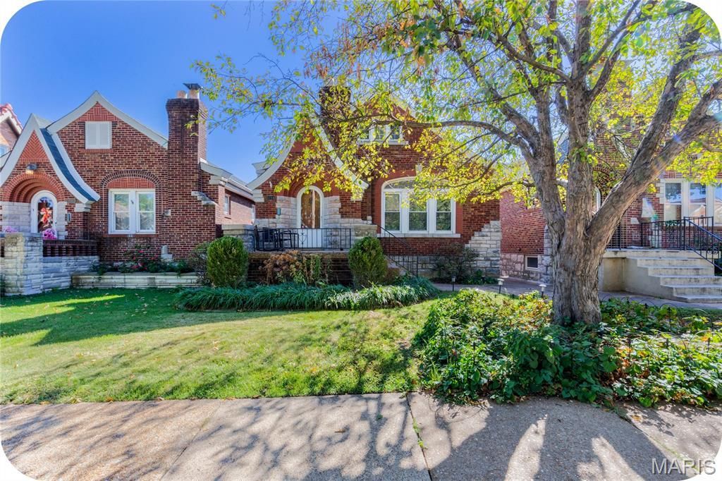 5714 Walsh Street, Saint Louis, MO 63109 Main Photo
