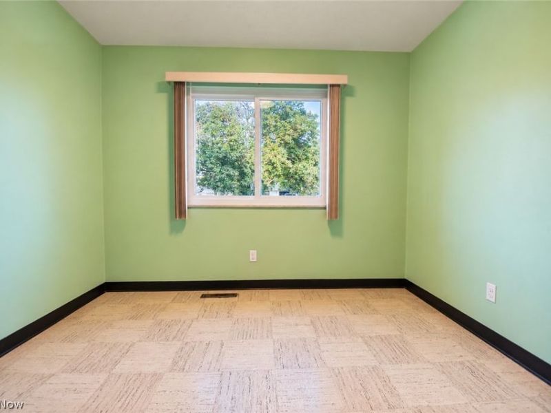 6498 Edgehurst Drive, Brook Park, OH 44142 Photo 14