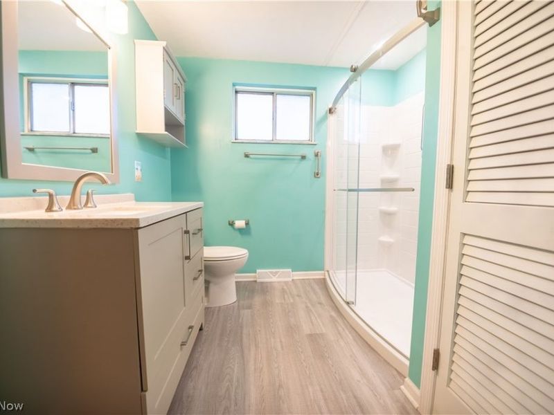 6498 Edgehurst Drive, Brook Park, OH 44142 Photo 16