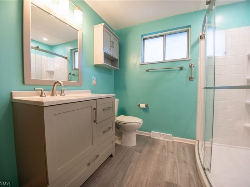 6498 Edgehurst Drive, Brook Park, OH 44142 Photo 17