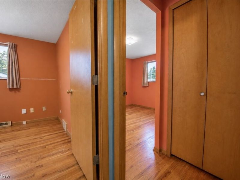 6498 Edgehurst Drive, Brook Park, OH 44142 Photo 23