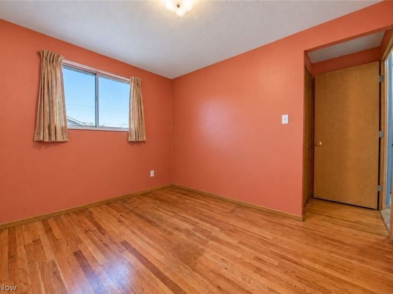 6498 Edgehurst Drive, Brook Park, OH 44142 Photo 24
