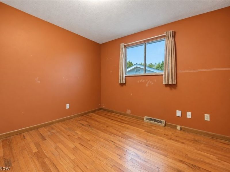 6498 Edgehurst Drive, Brook Park, OH 44142 Photo 28