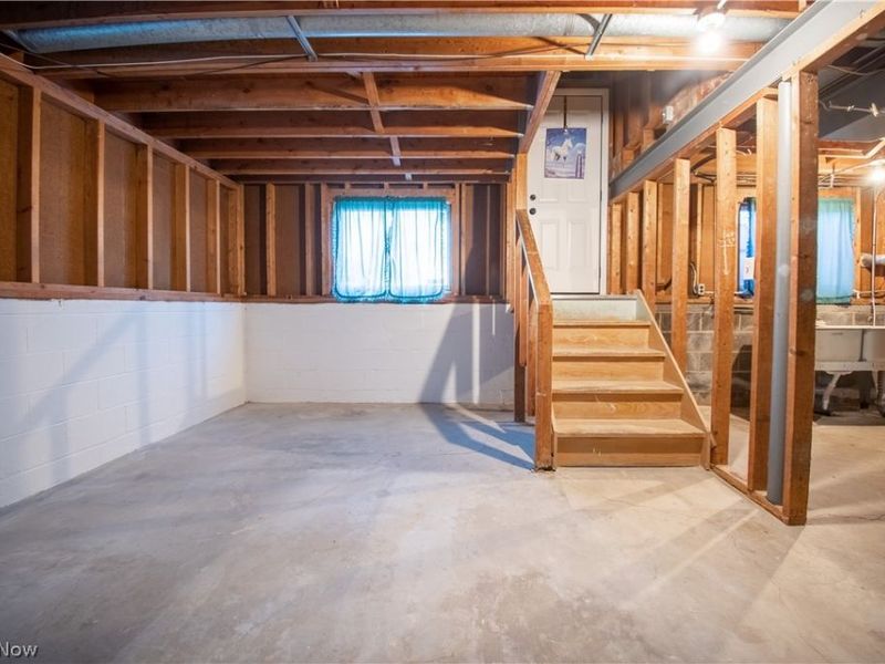 6498 Edgehurst Drive, Brook Park, OH 44142 Photo 34