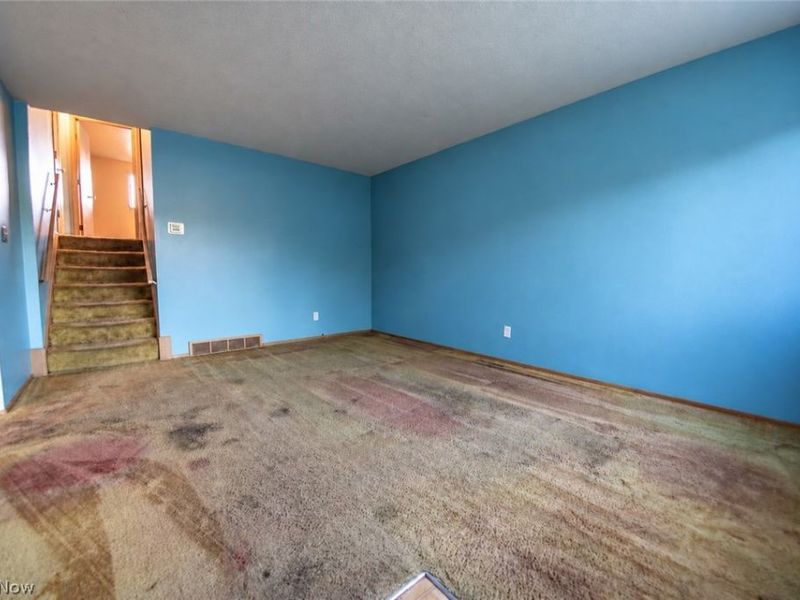 6498 Edgehurst Drive, Brook Park, OH 44142 Photo 4