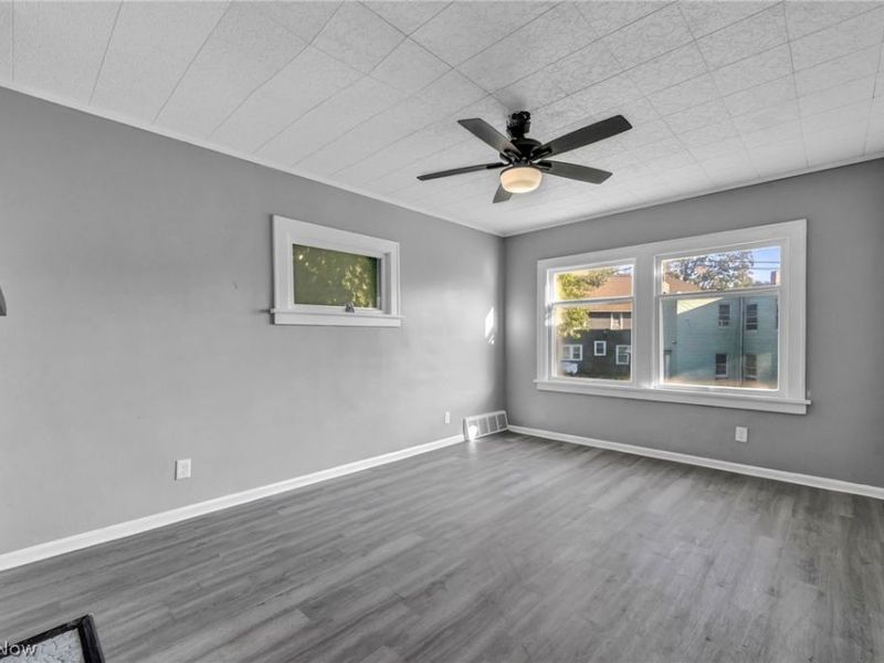 2407 Mira Court, Cleveland, OH 44109 Photo 11