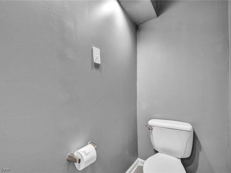 2407 Mira Court, Cleveland, OH 44109 Photo 19