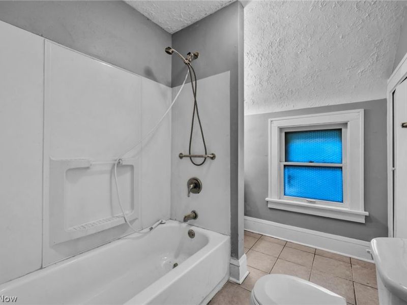2407 Mira Court, Cleveland, OH 44109 Photo 21
