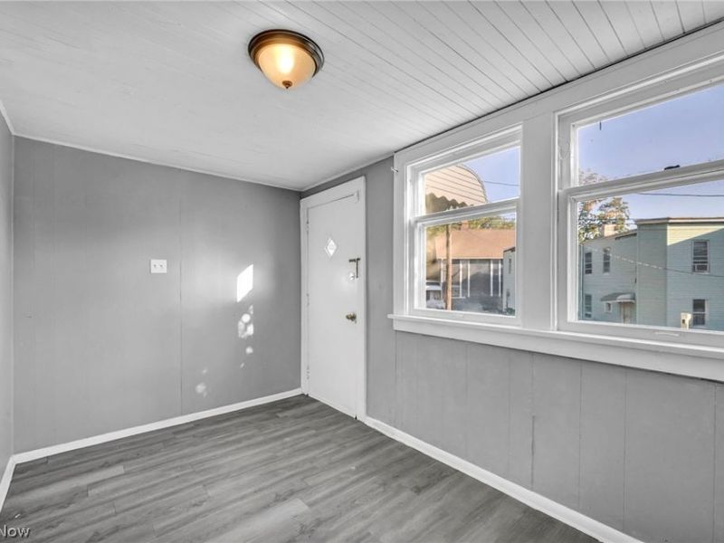 2407 Mira Court, Cleveland, OH 44109 Photo 5