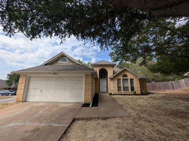 4901 Dax Drive, Fort Worth, TX 76135