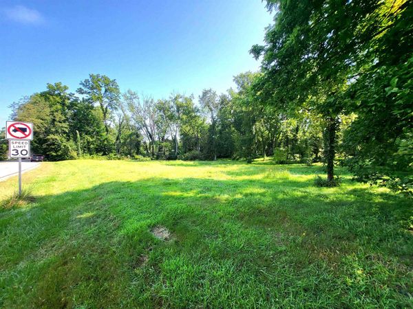 10313 VENTURA Boulevard, MACHESNEY PARK, IL 61115