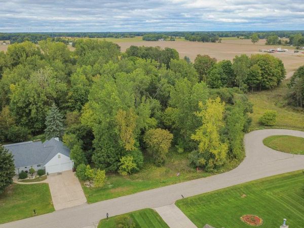 10 McDonald Drive, Mt Pleasant, MI 48858