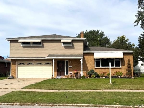 138 N Creek Drive , Buffalo, NY 14225