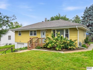 3217 Cornhusker Drive, Omaha, NE 68124