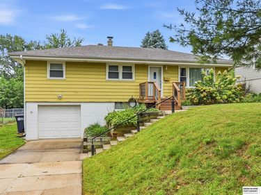 3217 Cornhusker Drive, Omaha, NE 68124