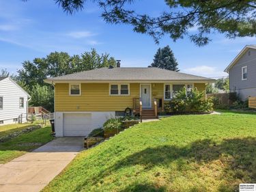 3217 Cornhusker Drive, Omaha, NE 68124
