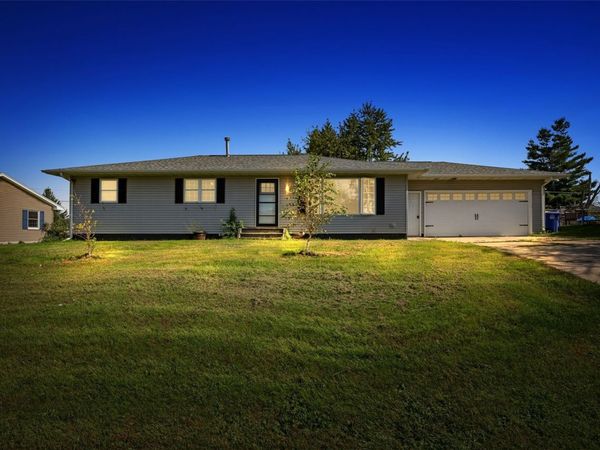 404 A Avenue , Atkins, IA 52206