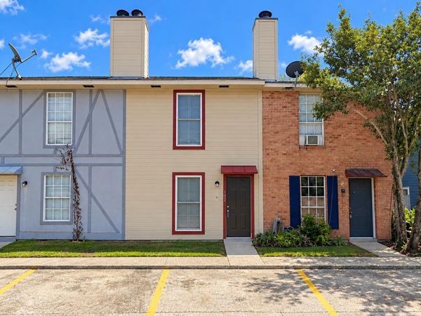 8091 Bayou Fountain Ave, Unit #102, Baton Rouge, LA 70820