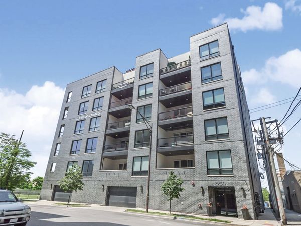 650 N Morgan Street, Unit 202, Chicago, IL 60642