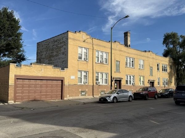 3803 N Laramie Avenue , Chicago, IL 60641